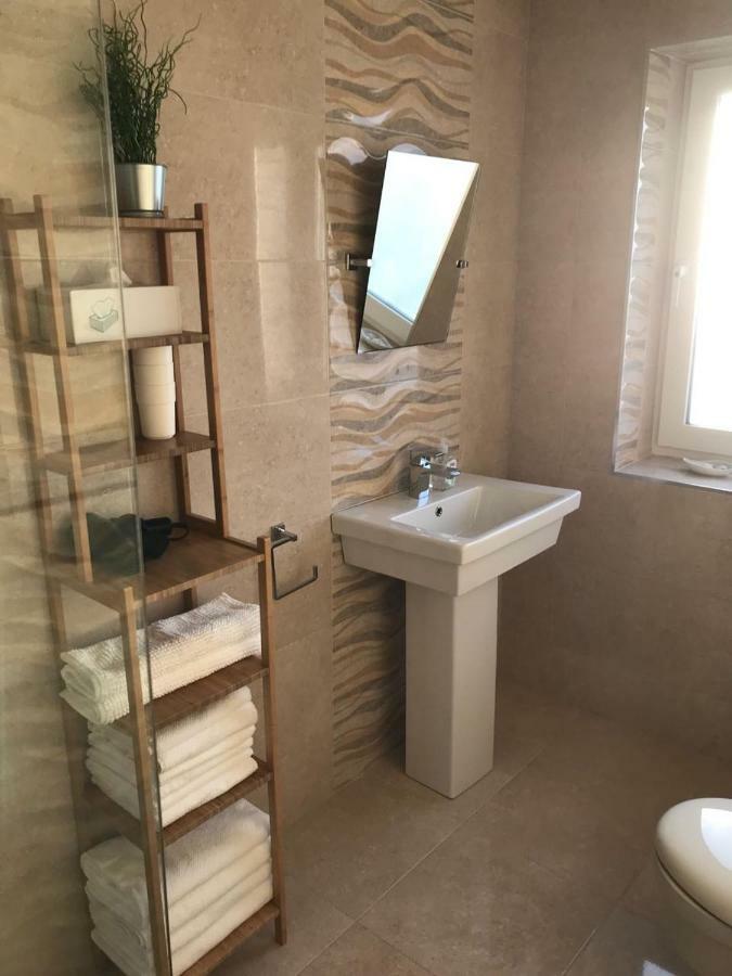 Atlantic Retreat Lodge Кинварра Экстерьер фото